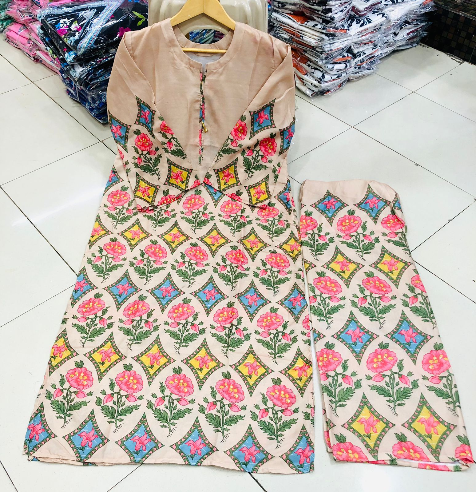 Cream & Pink Geometric Printed Kurta